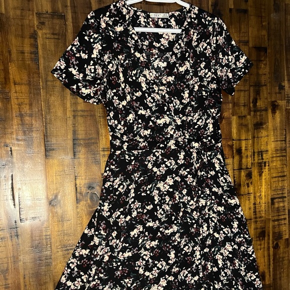 Dex Wrap Dress - Picture 2 of 2